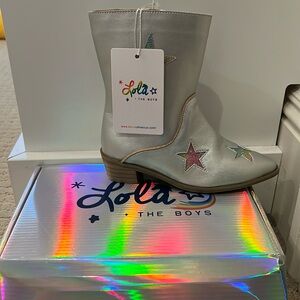 Lola and the Boys star boots (girls)